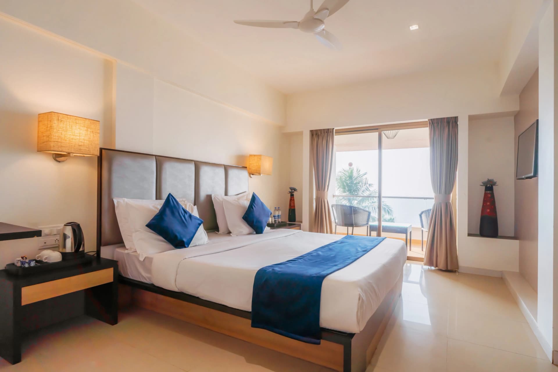 EXECUTIVE ROOMS