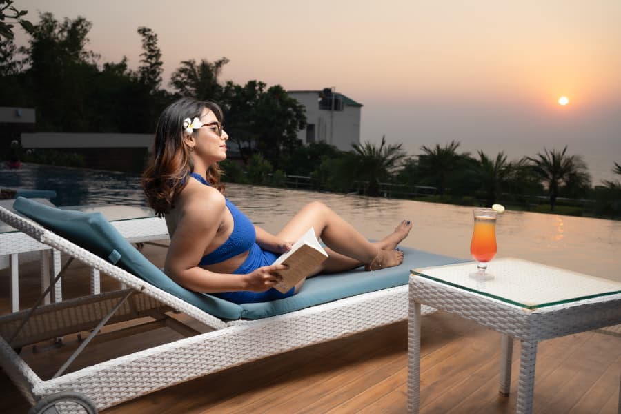Pool — Sun Lounger Deck